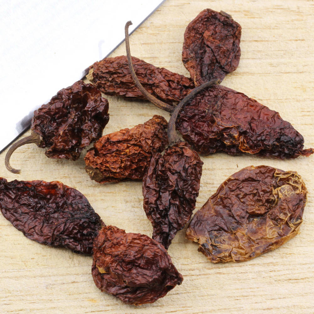 Chili Bhut Jolokia gebrochen